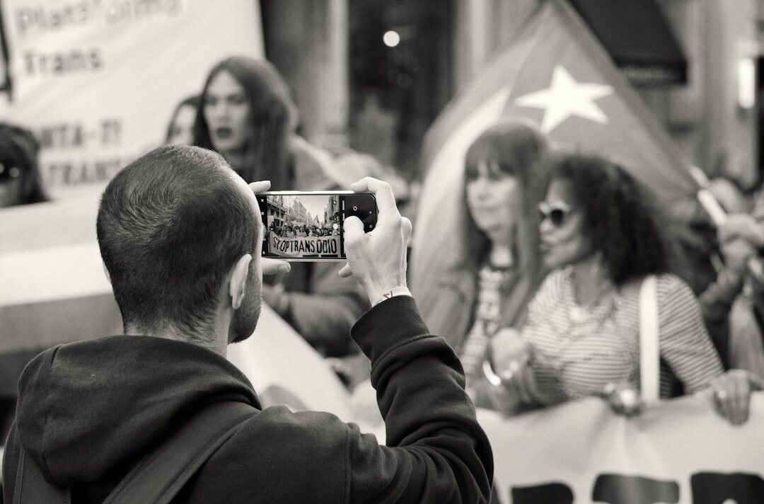paparazzi following star